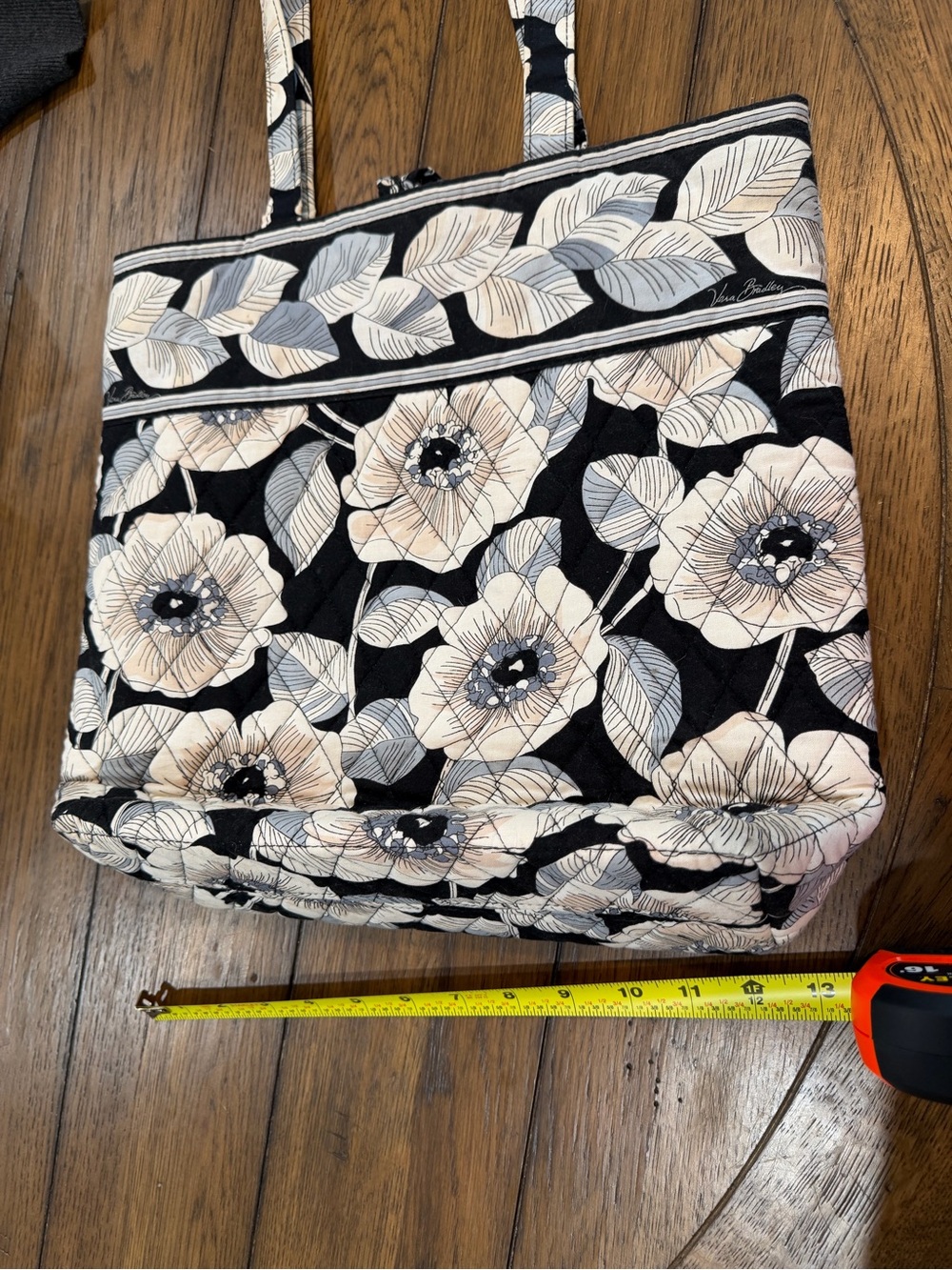 Vera Bradley Black & Cream Floral Quilted Tote - Picture 4 of 11